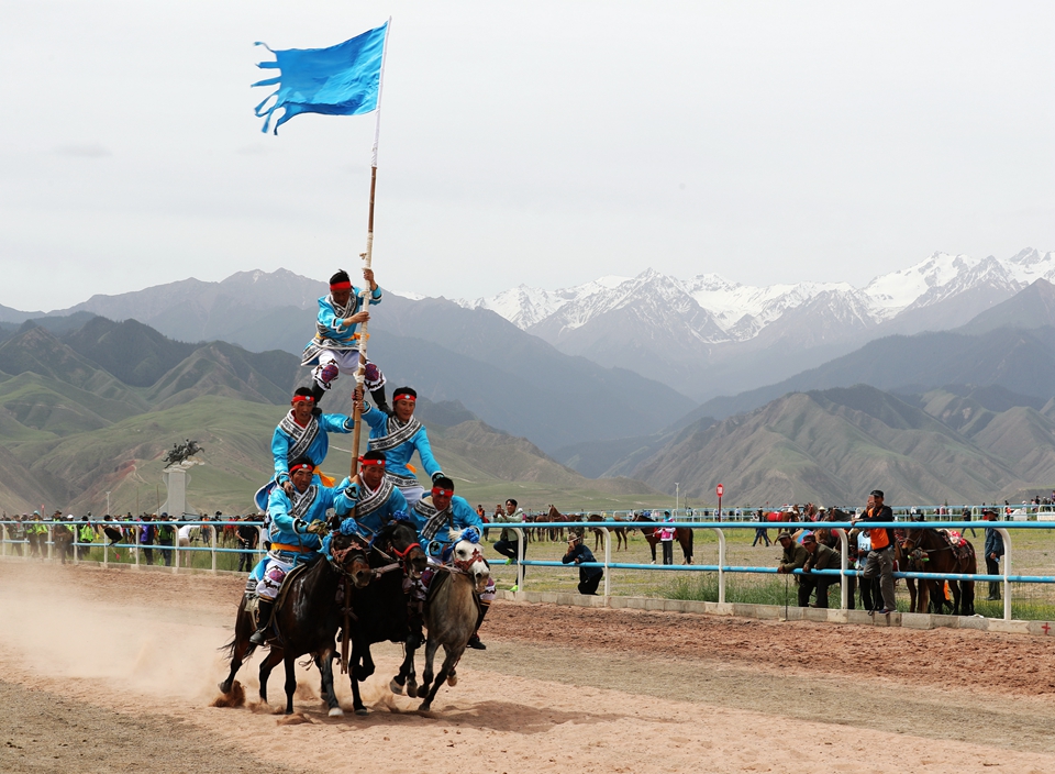 九游娱乐下载-排球半决赛掀起高潮，雪域旋风队翻盘祁连麒麟队，战至最后一刻——临场应变见真章的简单介绍