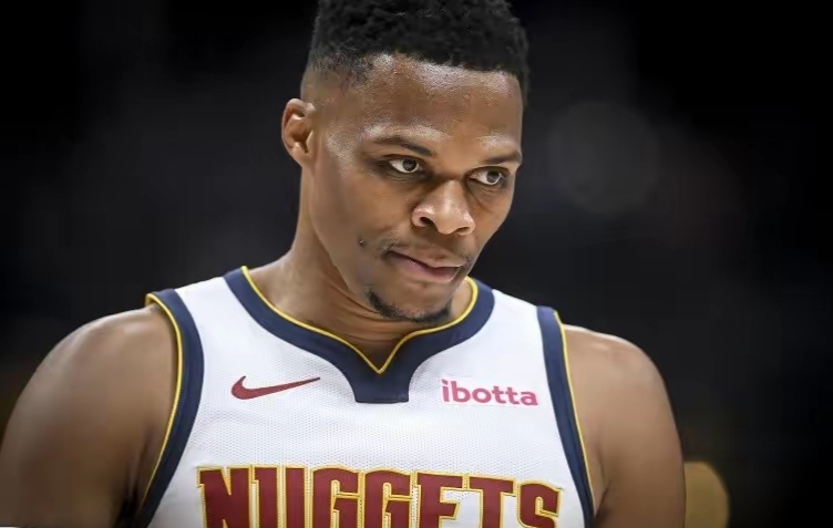 九游娱乐网页版-今夜国王杯焦点战；丹佛掘金内部沟通；赛场秩序良好；医务组通报恢复(谁主沉浮王鼎三笔趣阁)